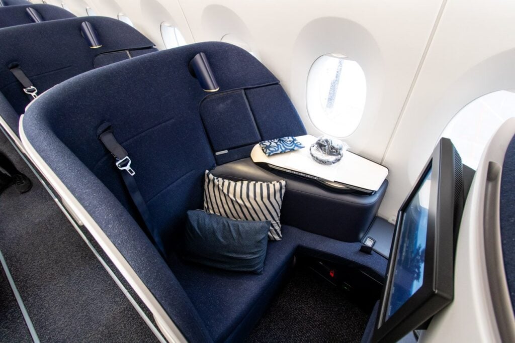 Finnair A350 AirLounge Business Class Recline