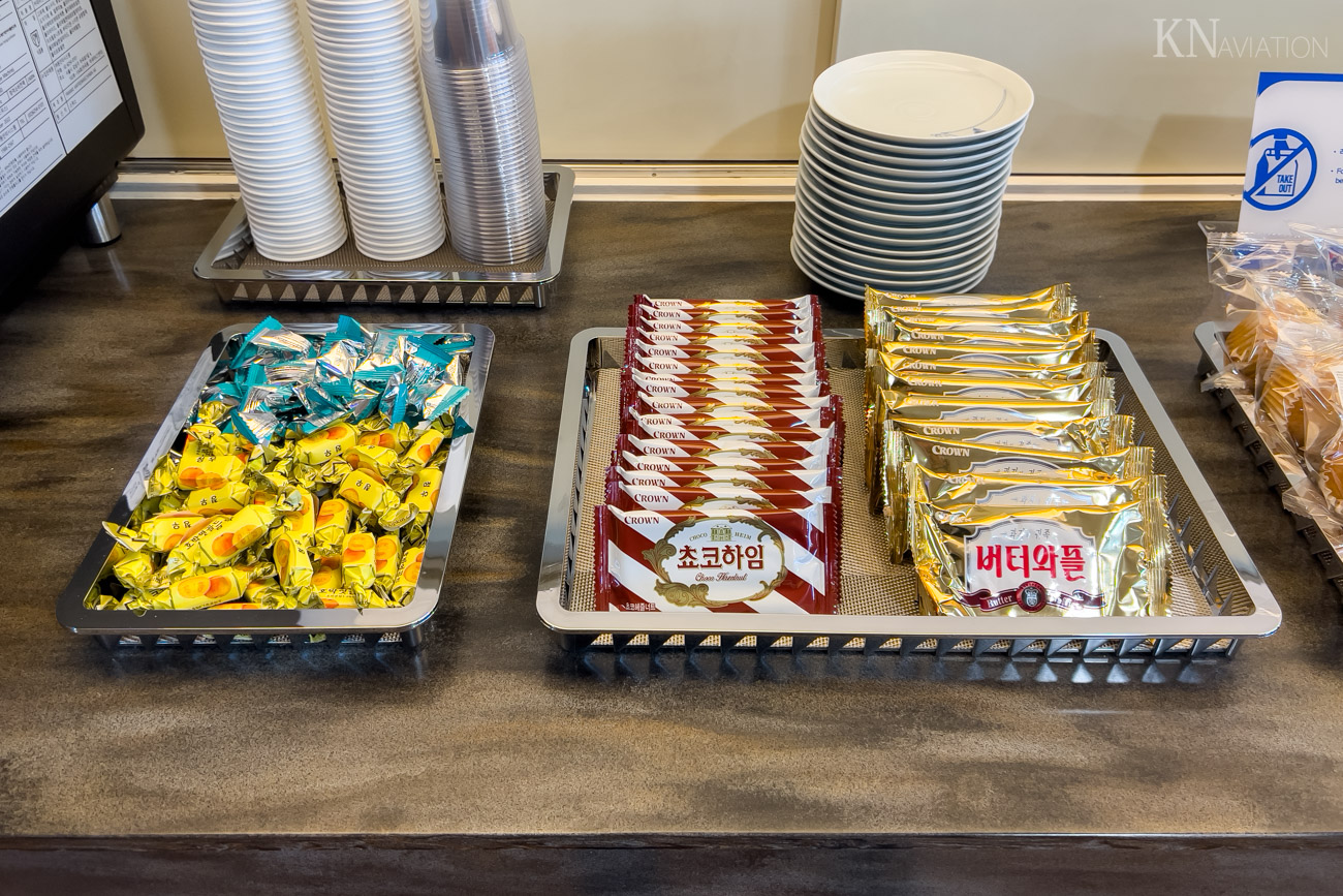 KAL Lounge Jeju Snacks
