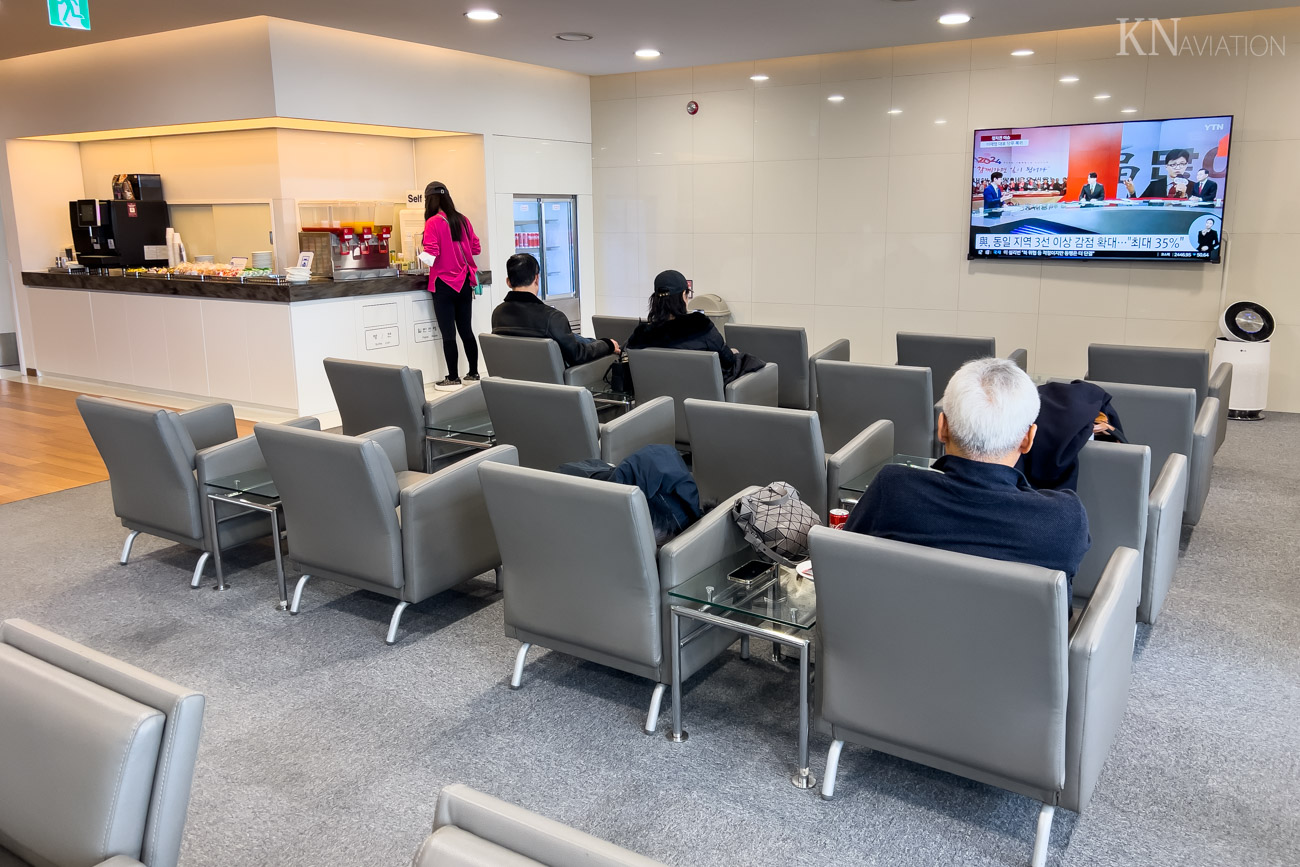 KAL Lounge Jeju Seating